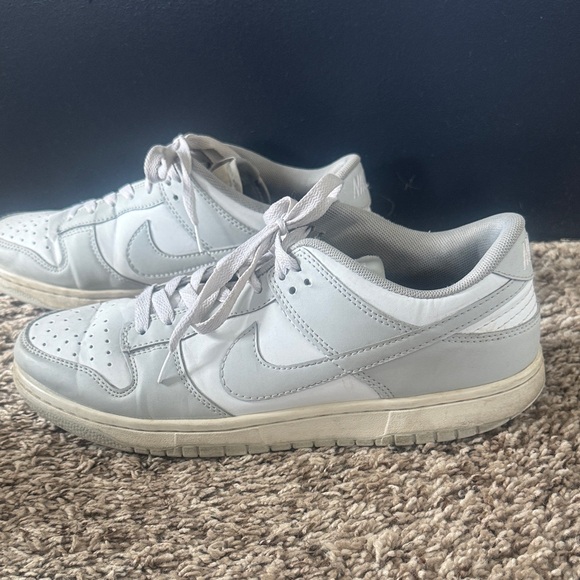 Nike Light Gray Sneakers - Picture 4 of 7